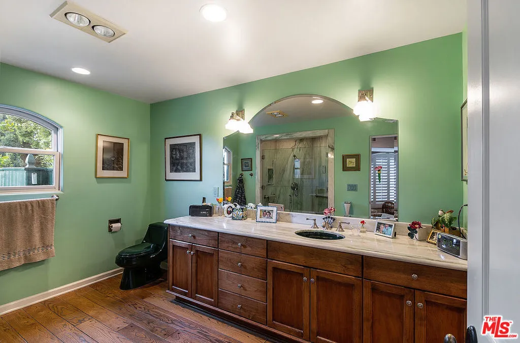 1284 Lago Vista Drive, Beverly Hills, California 90210 home-pic-23